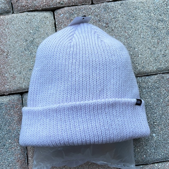 VANS CORE BASIC LIGHT LILAC LAVANDER FOG BEANIE - Picture 7 of 16